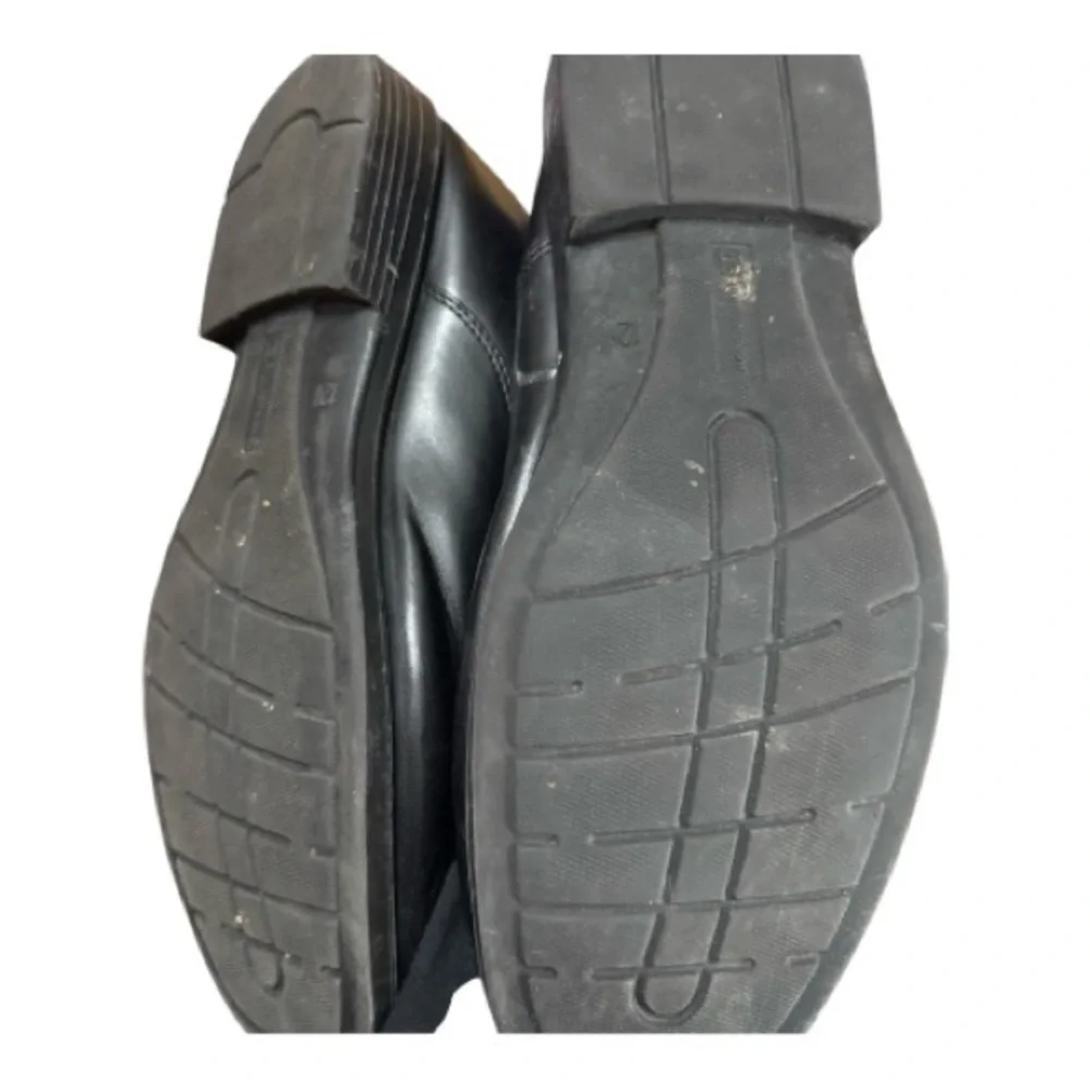 Black Slip-On Loafers with Glossy Finish and Sturdy Sole